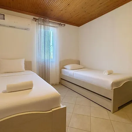 Case de vacanță Maestro παραλία Καριανής Karianí